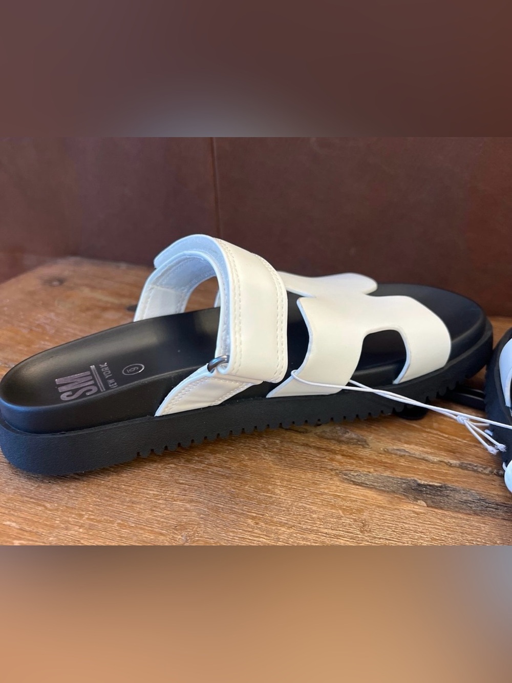 SM New York Women Black Footbed White Upper Slide Sandals New - Picture 3 of 5